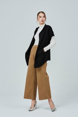 Short-sleeved knit hooded coat