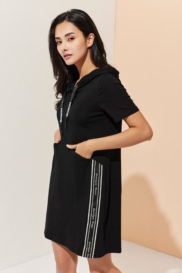 Hat rope LOGO pocket hooded dress