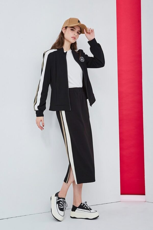 Letter two-tone striped stand collar