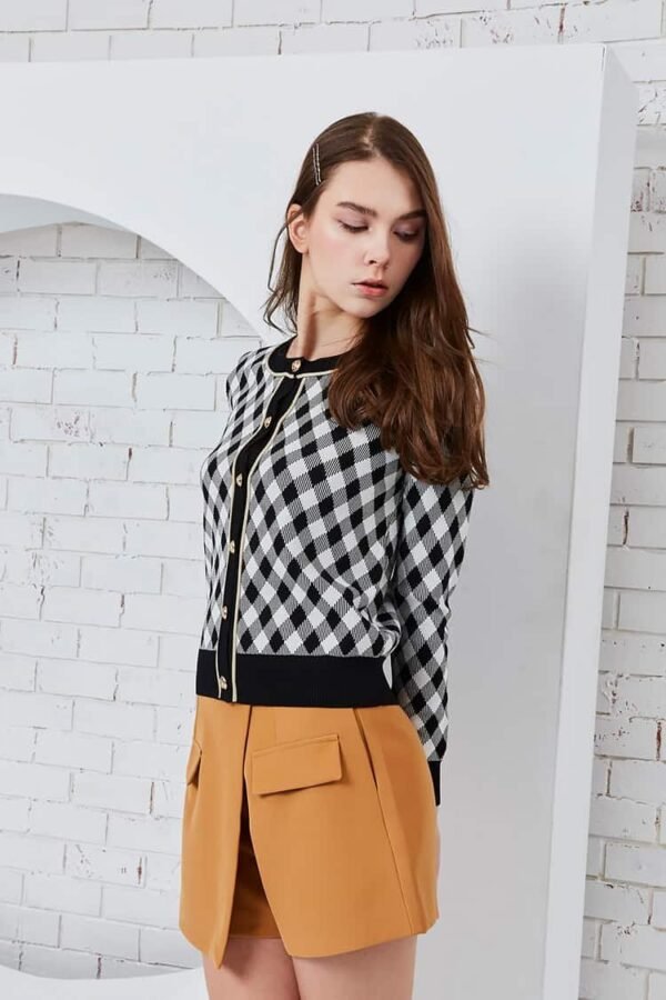 Checkered round neck jacket
