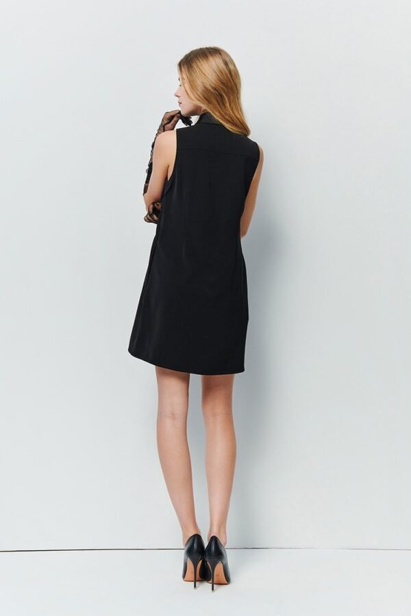 Satin collar button level sleeveless