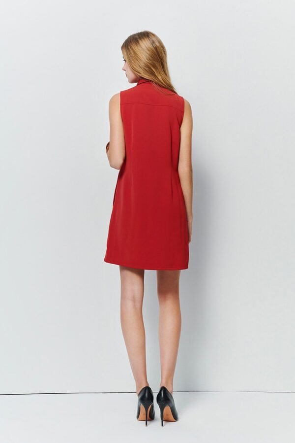 Satin collar button level sleeveless